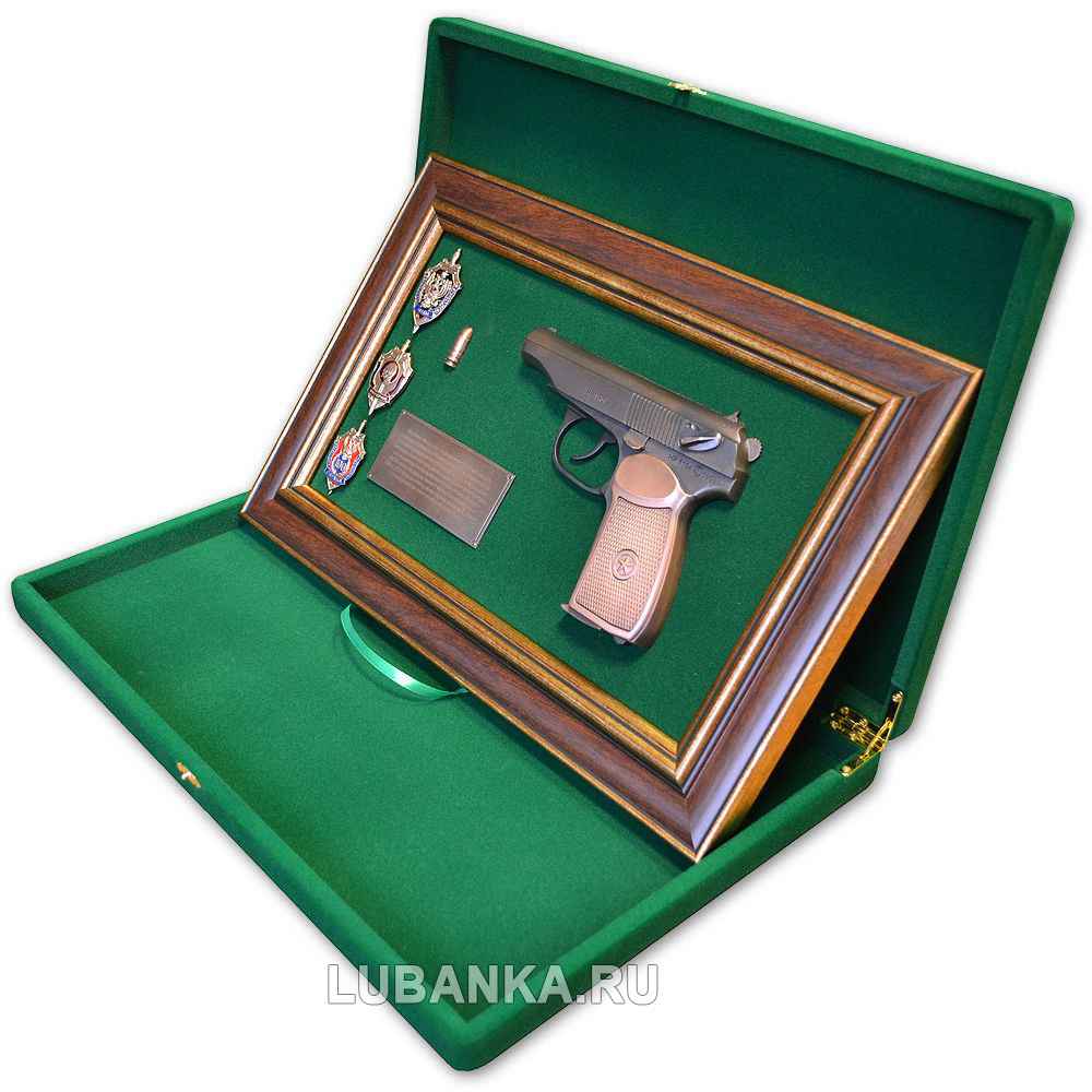 Панно с пистолетом «Макаров» со знаками ФСБ